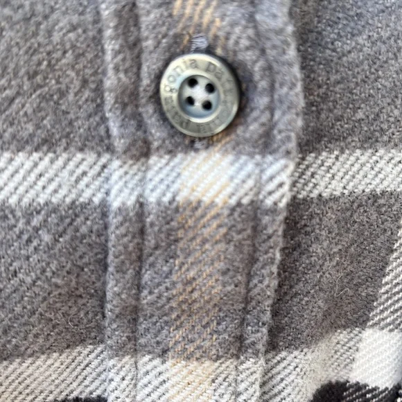 Patagonia fjord flannel shirt, women size large, new with tags - Picture 4 of 6